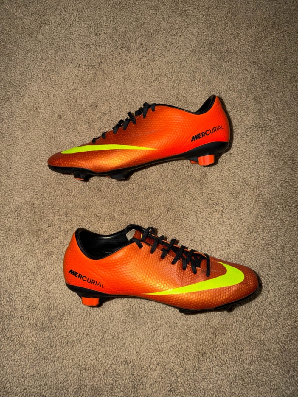Nike Mercurial Vapor IX Size 8.5 US Men's Orange Soccer Cleats